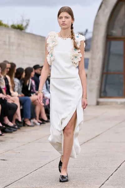 Look 76
